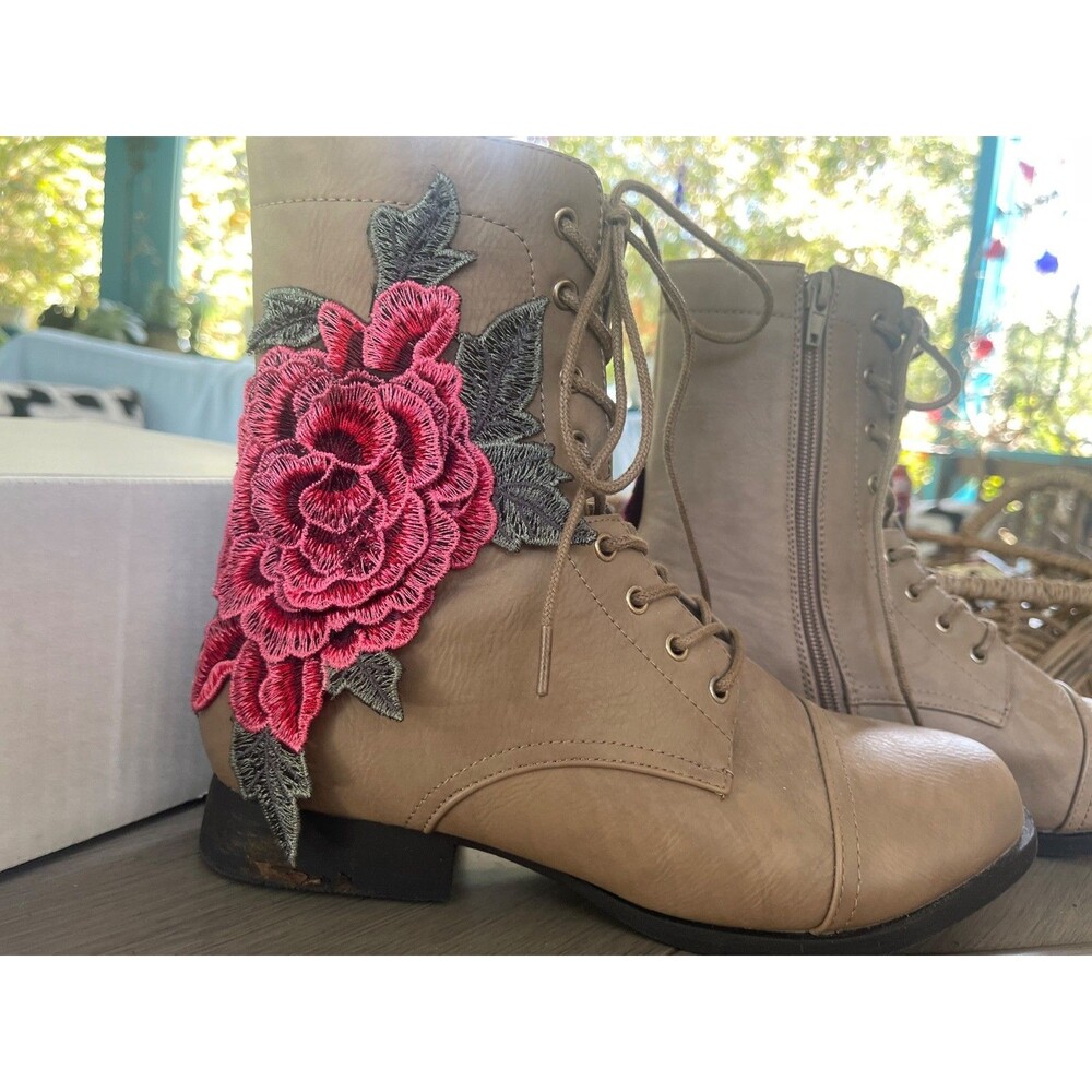 Liliana Coy Women's Tan Floral Combat Boots Size 8 LILIANA